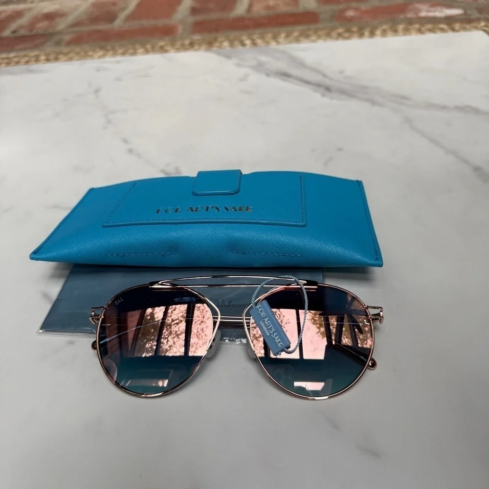 For Art’s Sake T-Shirt Rose Mirrored Aviator Sunglasses